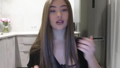 Snapshot of killer__girls chatting on 01/20/25, 09:01 EvaAnna online show from 01/20/25, 09:01