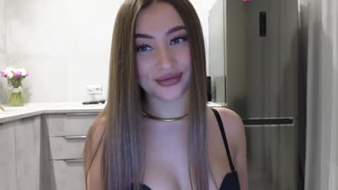 Snapshot of killer__girls chatting on 01/26/25, 04:41 EvaAnna online show from 01/26/25, 04:41