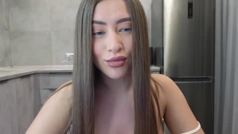 Snapshot of killer__girls chatting on 02/06/25, 08:56 EvaAnna online show from 02/06/25, 08:56