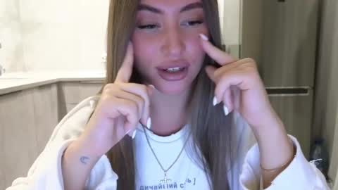 Snapshot of killer__girls chatting on 02/24/25, 10:58 EvaAnna online show from 02/24/25, 10:58