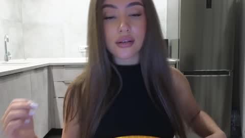 Snapshot of killer__girls chatting on 02/25/25, 09:02 EvaAnna online show from 02/25/25, 09:02