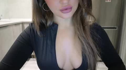 Snapshot of killer__girls chatting on 09/22/25, 09:28 EvaAnna online show from 09/22/25, 09:28