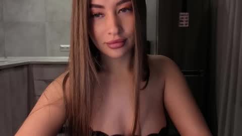 Snapshot of killer__girls chatting on 12/15/25, 06:23 EvaAnna online show from 12/15/25, 06:23