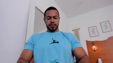 Snapshot of killua_zagarra_ chatting on 06/05/26, 09:20 Kilua Muscle guy online show from 06/05/26, 09:20