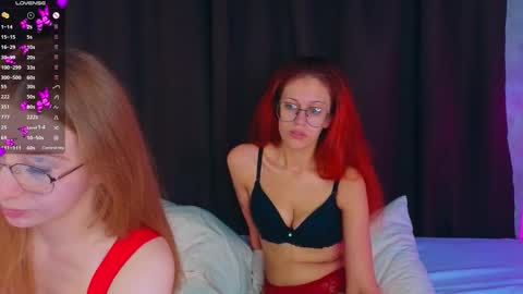 Snapshot of kim__dunn chatting on 10/27/25, 07:29 CatherineBarkJamieWallace online show from 10/27/25, 07:29