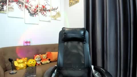 Snapshot of kim_baby2005 chatting on 04/13/26, 05:13 Kim online show from 04/13/26, 05:13