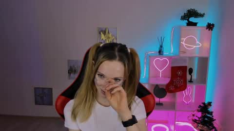 Snapshot of kim_boyd chatting on 12/14/24, 05:36 kim_boyd online show from 12/14/24, 05:36