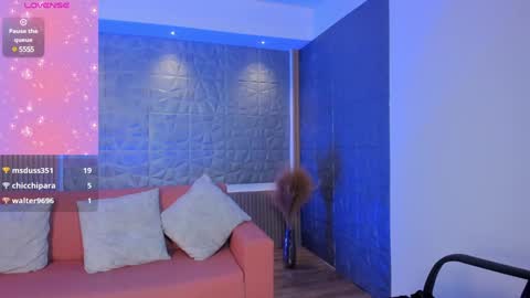 Snapshot of kim_brown_ chatting on 01/15/25, 02:02 Kim online show from 01/15/25, 02:02