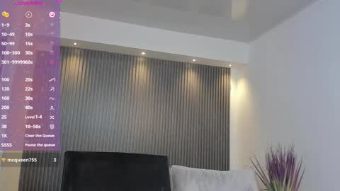 Snapshot of kim_brown_ chatting on 01/23/25, 03:11 Kim online show from 01/23/25, 03:11