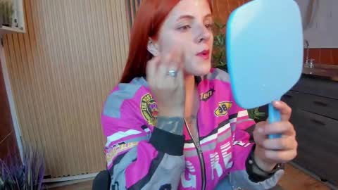 Snapshot of kim_brown_ chatting on 02/20/25, 12:25 Kim online show from 02/20/25, 12:25