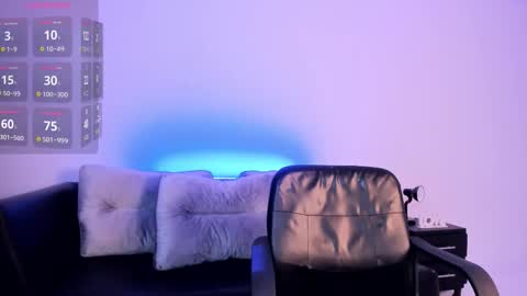 Snapshot of kim_brown_ chatting on 09/25/25, 12:09 Kim online show from 09/25/25, 12:09