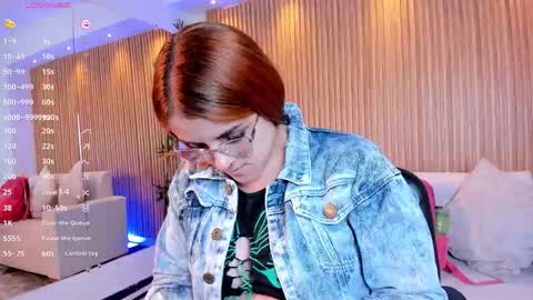 Snapshot of kim_brown_ chatting on 11/21/25, 12:48 Kim online show from 11/21/25, 12:48