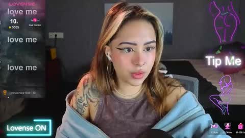 Kim online show from 11/19/25, 05:07