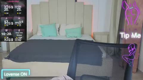 Snapshot of kim_brownie chatting on 12/21/25, 02:57 Kim online show from 12/21/25, 02:57