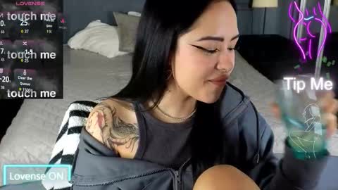 Snapshot of kim_brownie chatting on 12/23/25, 05:16 Kim online show from 12/23/25, 05:16