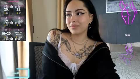 Snapshot of kim_brownie chatting on 01/08/26, 08:49 Kim online show from 01/08/26, 08:49