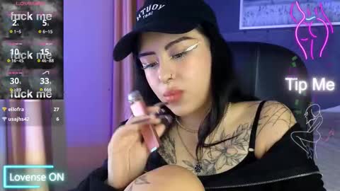 Snapshot of kim_brownie chatting on 01/08/26, 08:55 Kim online show from 01/08/26, 08:55