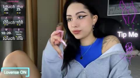 Snapshot of kim_brownie chatting on 01/11/26, 05:23 Kim online show from 01/11/26, 05:23