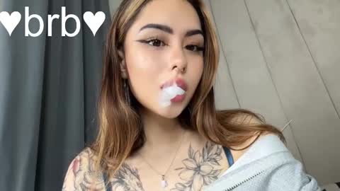 Snapshot of kim_brownie chatting on 01/12/26, 04:50 Kim online show from 01/12/26, 04:50