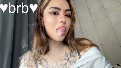 Snapshot of kim_brownie chatting on 01/12/26, 04:56 Kim online show from 01/12/26, 04:56