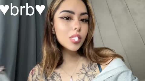 Snapshot of kim_brownie chatting on 01/15/26, 05:12 Kim online show from 01/15/26, 05:12