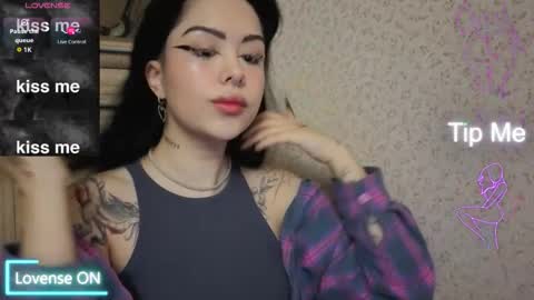 Snapshot of kim_brownie chatting on 02/17/26, 05:26 Kim online show from 02/17/26, 05:26