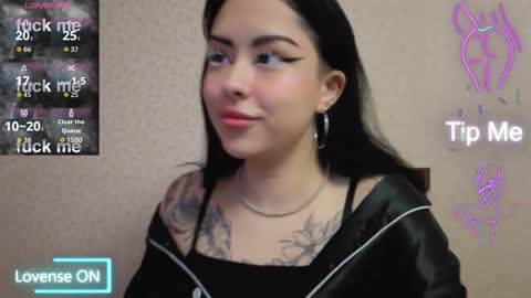 Snapshot of kim_brownie chatting on 02/26/26, 06:12 Kim online show from 02/26/26, 06:12