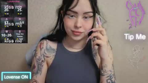 Snapshot of kim_brownie chatting on 03/25/26, 05:24 Kim online show from 03/25/26, 05:24