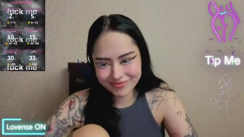 Snapshot of kim_brownie chatting on 03/31/26, 09:04 Kim online show from 03/31/26, 09:04