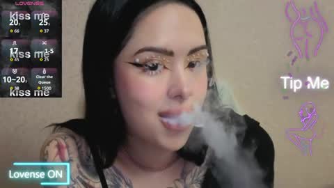 Snapshot of kim_brownie chatting on 04/14/26, 10:27 Kim online show from 04/14/26, 10:27