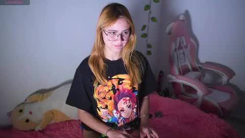 Snapshot of kim_dolls1823 chatting on 04/30/26, 03:40 ISABELLA 3 online show from 04/30/26, 03:40