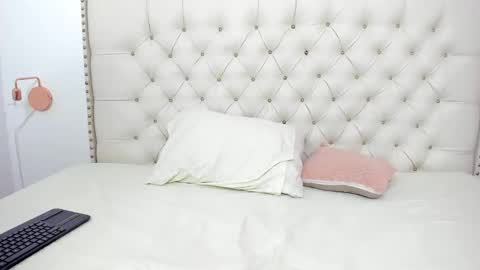 kim_eli online show from 12/22/24, 07:21