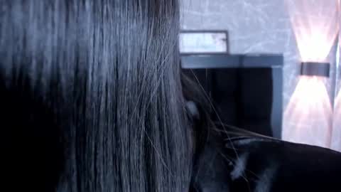 kim  online show from 03/10/25, 02:17