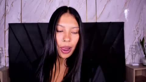 kim  online show from 09/10/25, 08:20