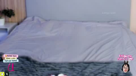 Snapshot of kim_joi_ chatting on 04/06/26, 01:01 Kim Joi online show from 04/06/26, 01:01