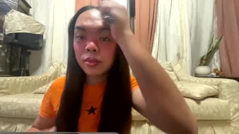 Snapshot of kim_kyile chatting on 06/08/26, 02:50 KYLIE online show from 06/08/26, 02:50