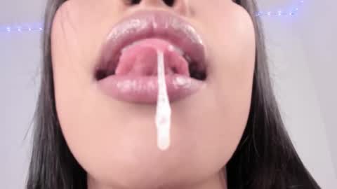 kim_mouth17 online show from 11/24/25, 02:33