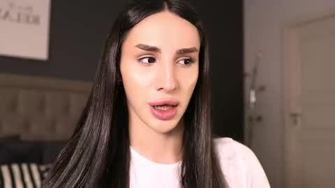 Kim Oberlin online show from 10/22/25, 04:07