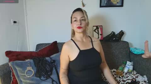 Kim online show from 11/27/25, 06:54