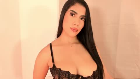 Snapshot of kimberlin_cam_ chatting on 06/16/26, 08:11 Kimberlin online show from 06/16/26, 08:11