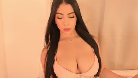 Snapshot of kimberlin_cam_ chatting on 06/22/26, 08:17 Kimberlin online show from 06/22/26, 08:17