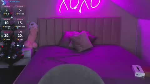 kimberlly_smith online show from 12/21/25, 12:18