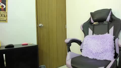 Snapshot of kimberly0825 chatting on 04/27/26, 11:36 kamila online show from 04/27/26, 11:36