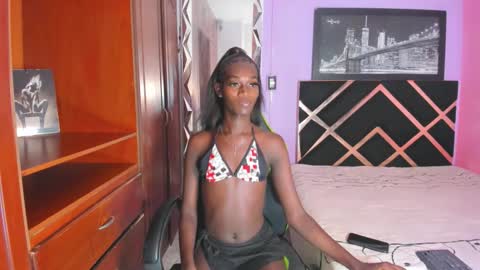 Snapshot of kimberly_ebonny chatting on 11/02/25, 01:35 kimberly_ebonny online show from 11/02/25, 01:35