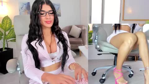 Snapshot of kimberly_hot2 chatting on 02/28/25, 07:35 Melissa online show from 02/28/25, 07:35