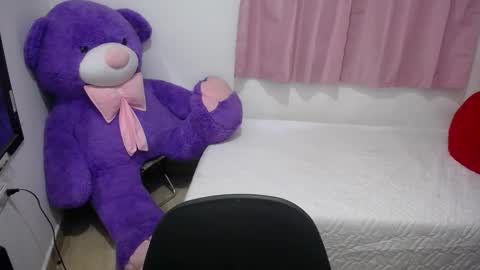 Kim online show from 11/05/25, 11:21