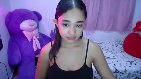 Snapshot of kimberly_slim chatting on 03/27/26, 11:43 Kim online show from 03/27/26, 11:43