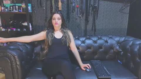 Snapshot of kimberly_swan_ chatting on 01/21/25, 02:43  KIMBERLY SWAN  online show from 01/21/25, 02:43