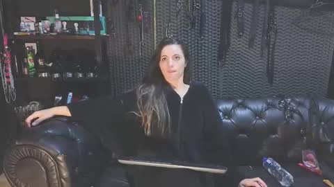 Snapshot of kimberly_swan_ chatting on 02/18/25, 03:10  KIMBERLY SWAN  online show from 02/18/25, 03:10