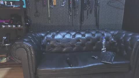 Snapshot of kimberly_swan_ chatting on 02/18/25, 06:47  KIMBERLY SWAN  online show from 02/18/25, 06:47